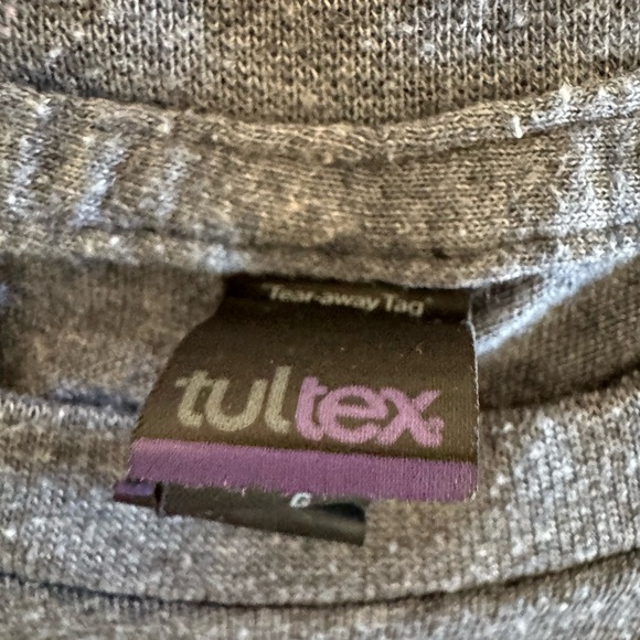 Kenny Chesney 2018 Trip Around The Sun Tour Tee-Shirt - Picture 3 of 4